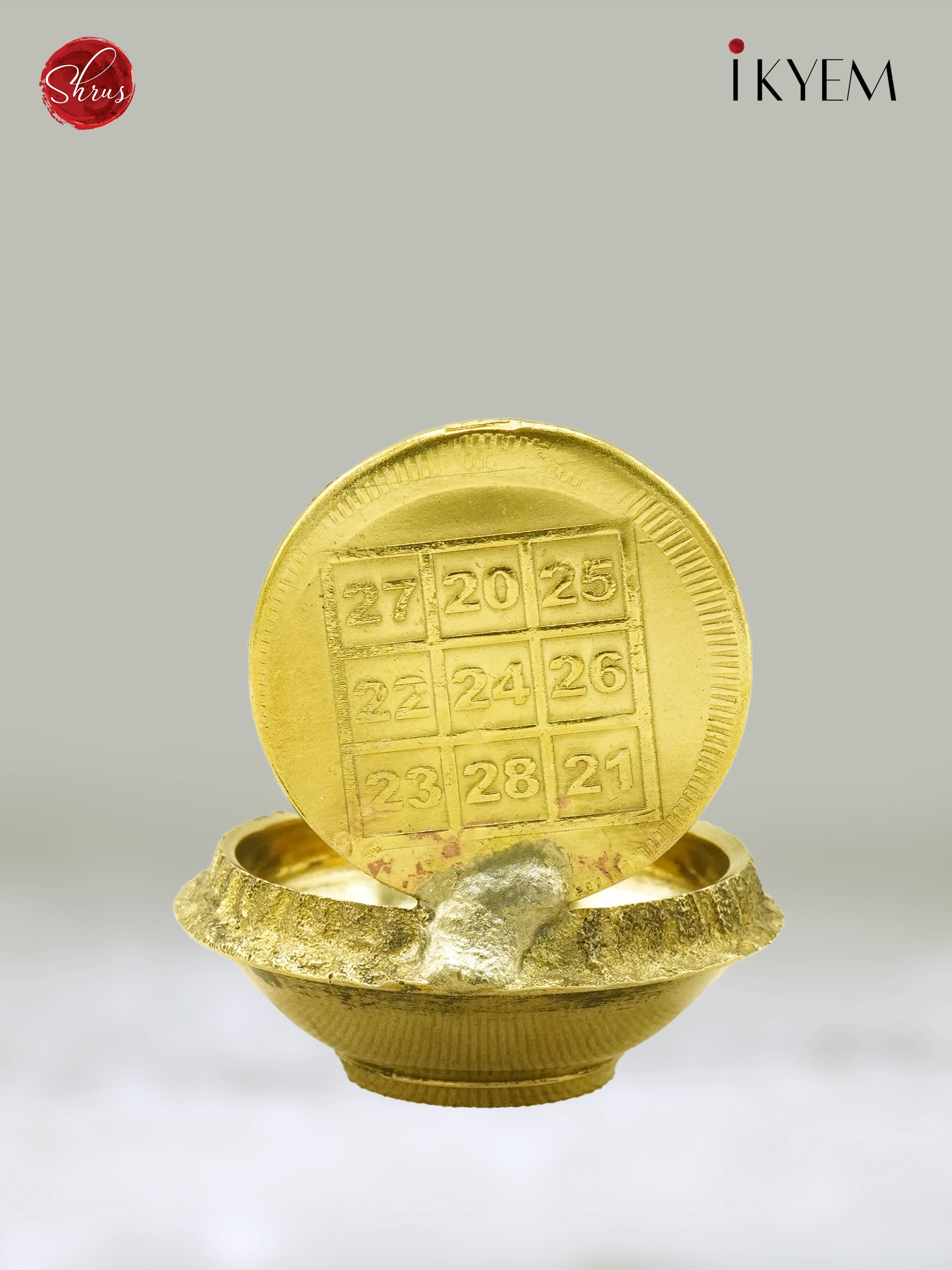 Brass Single Coin Diya - 3K22049