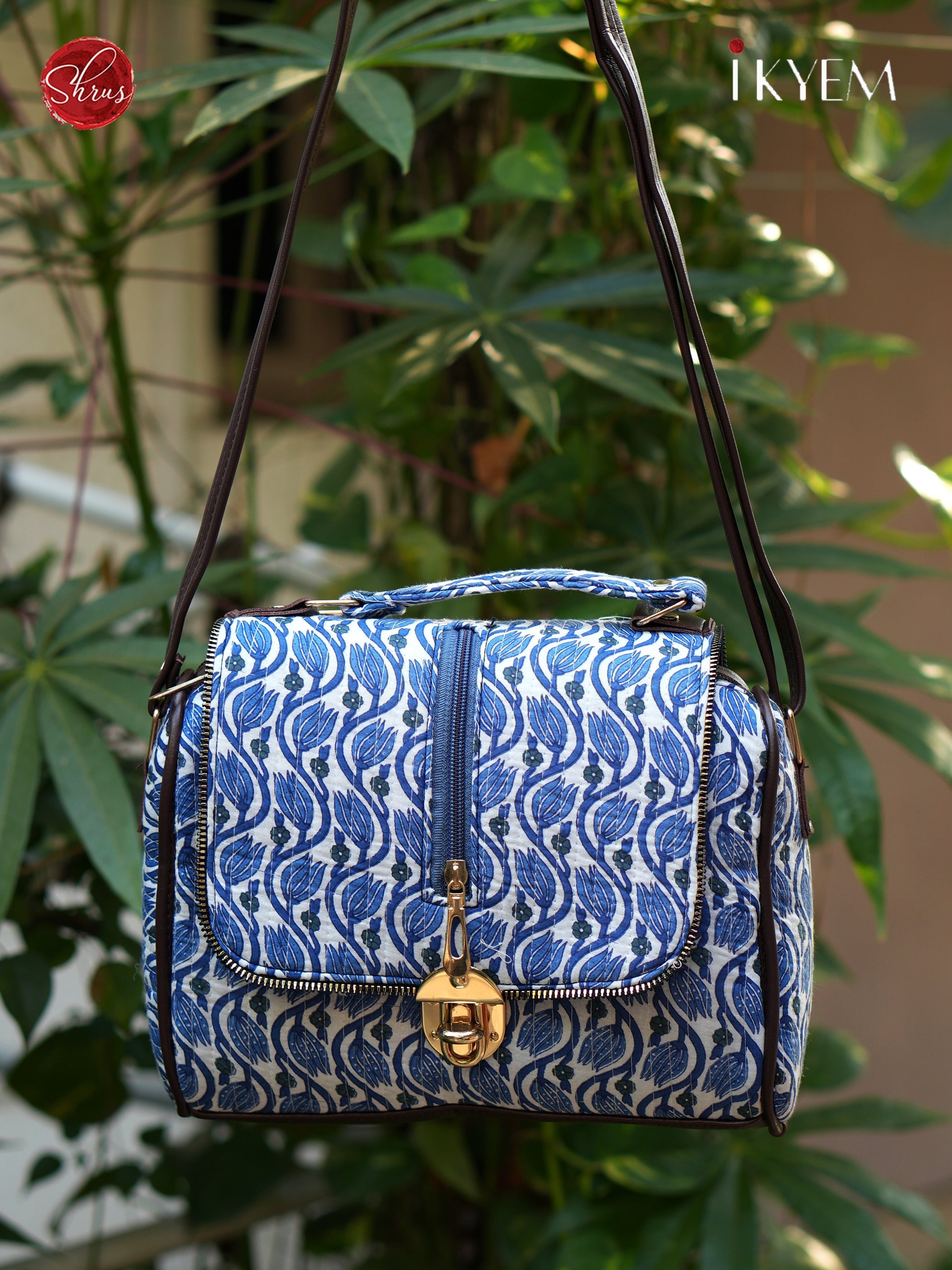 Blue printed hand bag