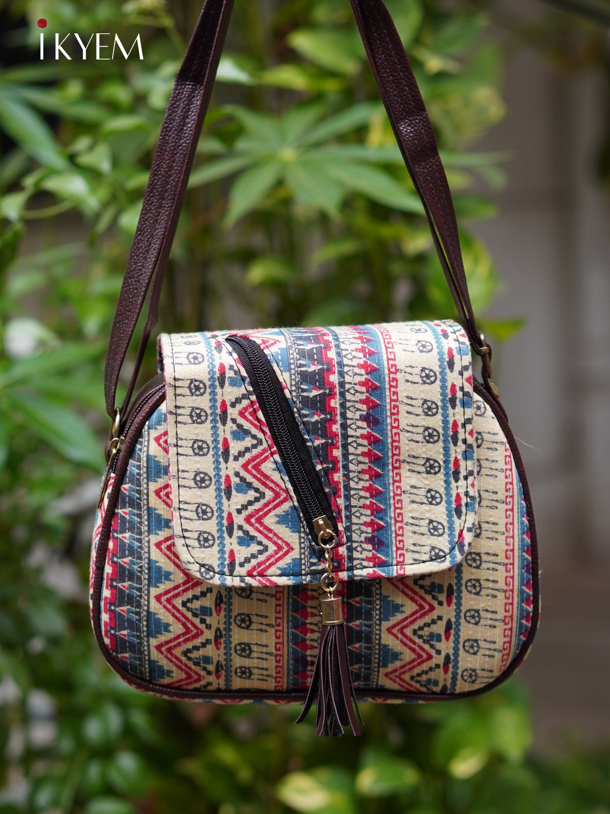 Cream & Brown - Ajrakh hand bag