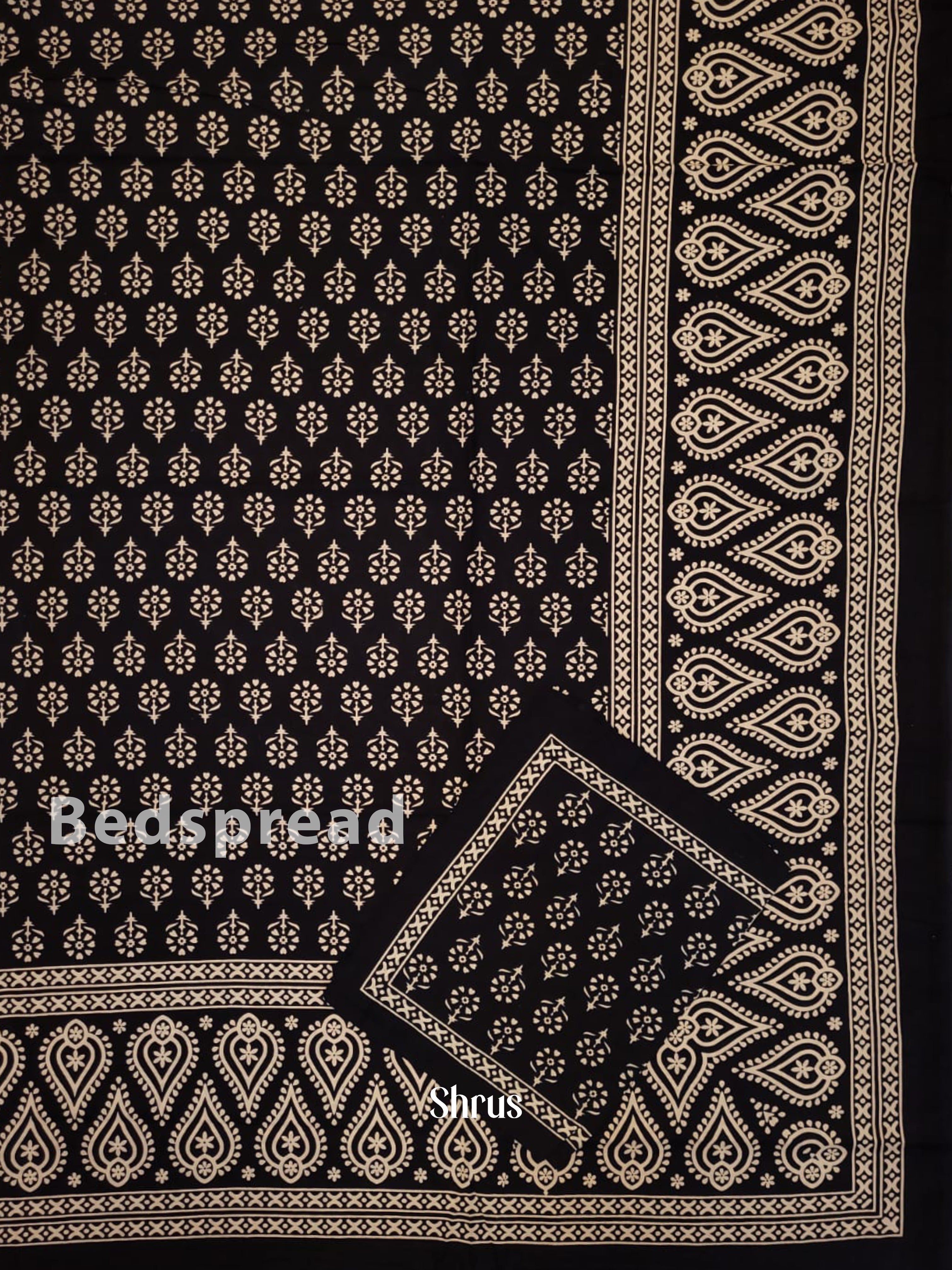 Black & Cream - Bed Spreads