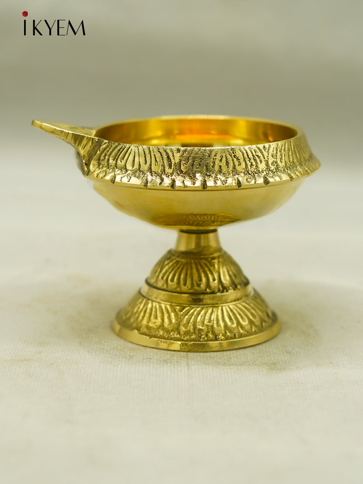 Brass Vilakku with Stand - 4FJ14005