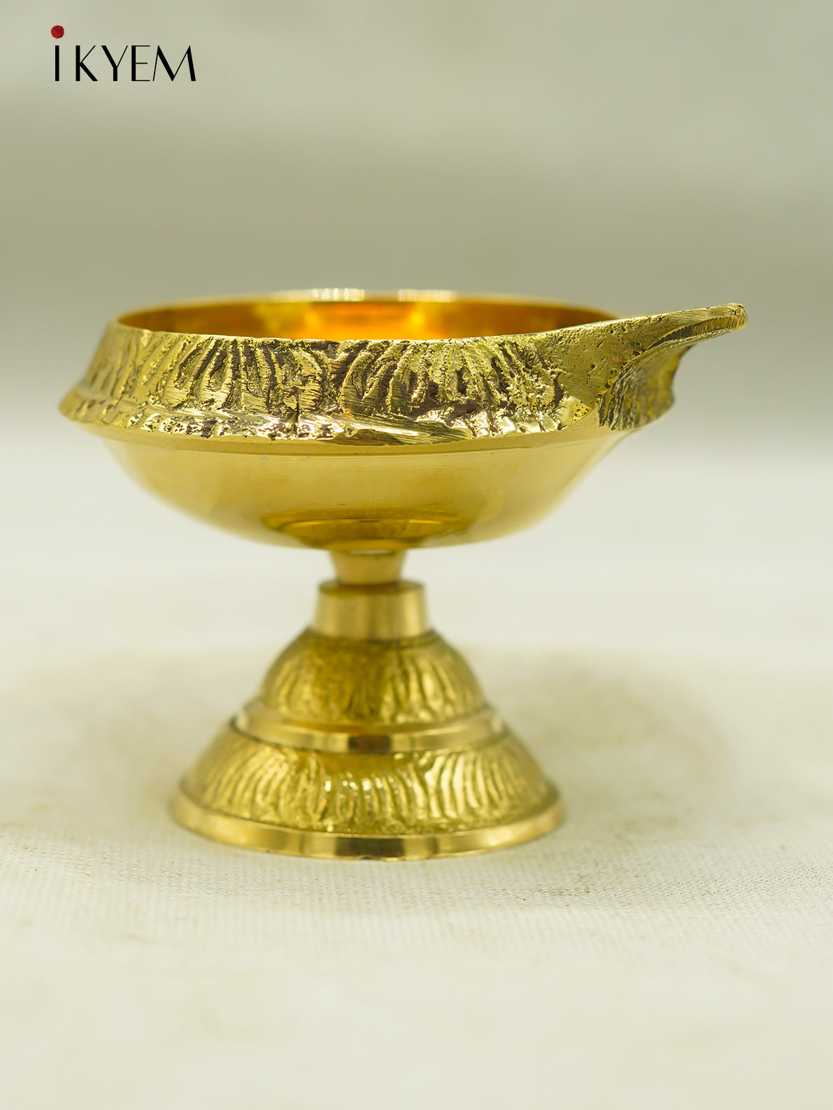 Brass Vilakku with Stand - 4FJ14005