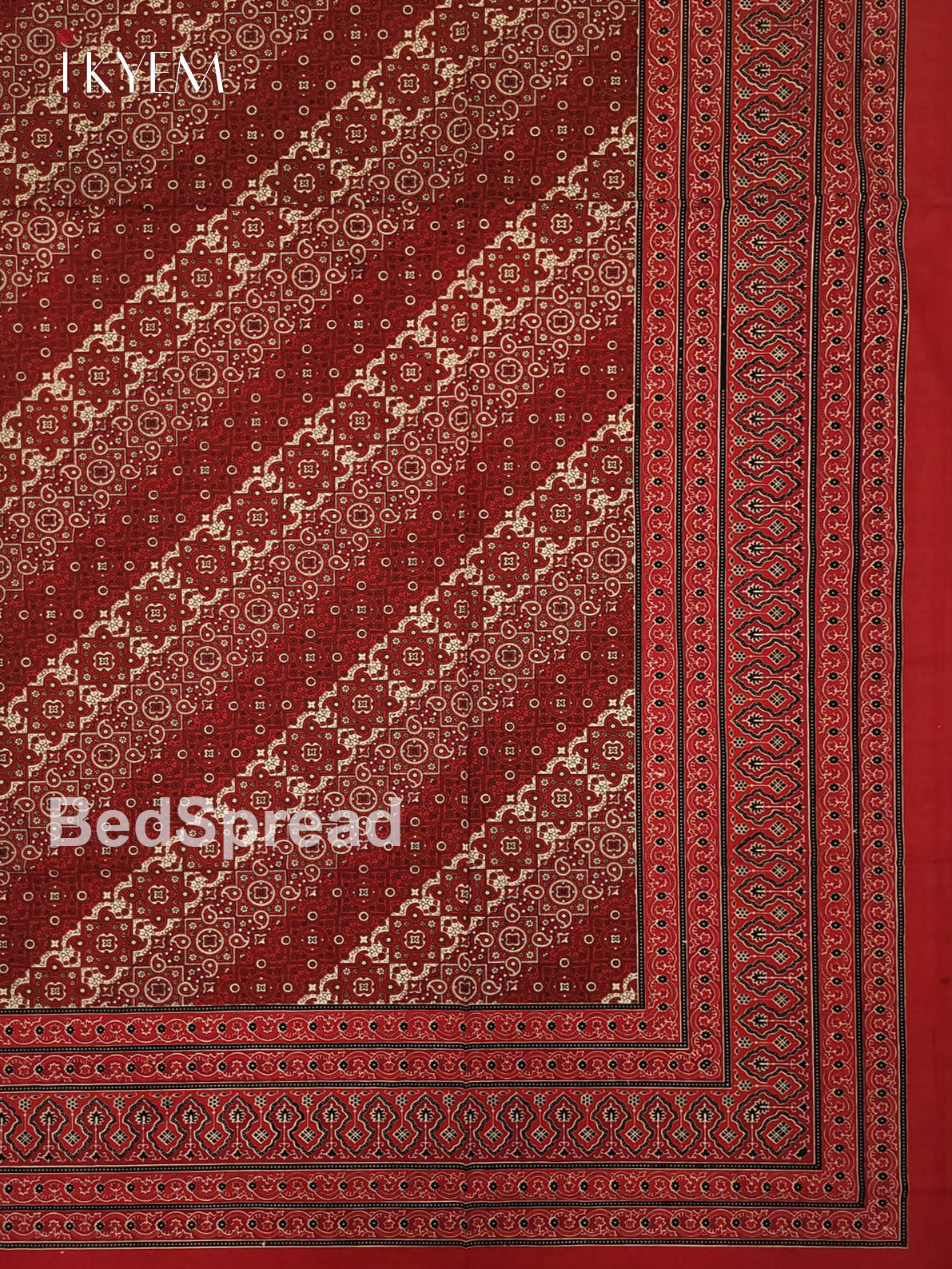 Red -Bed Spread