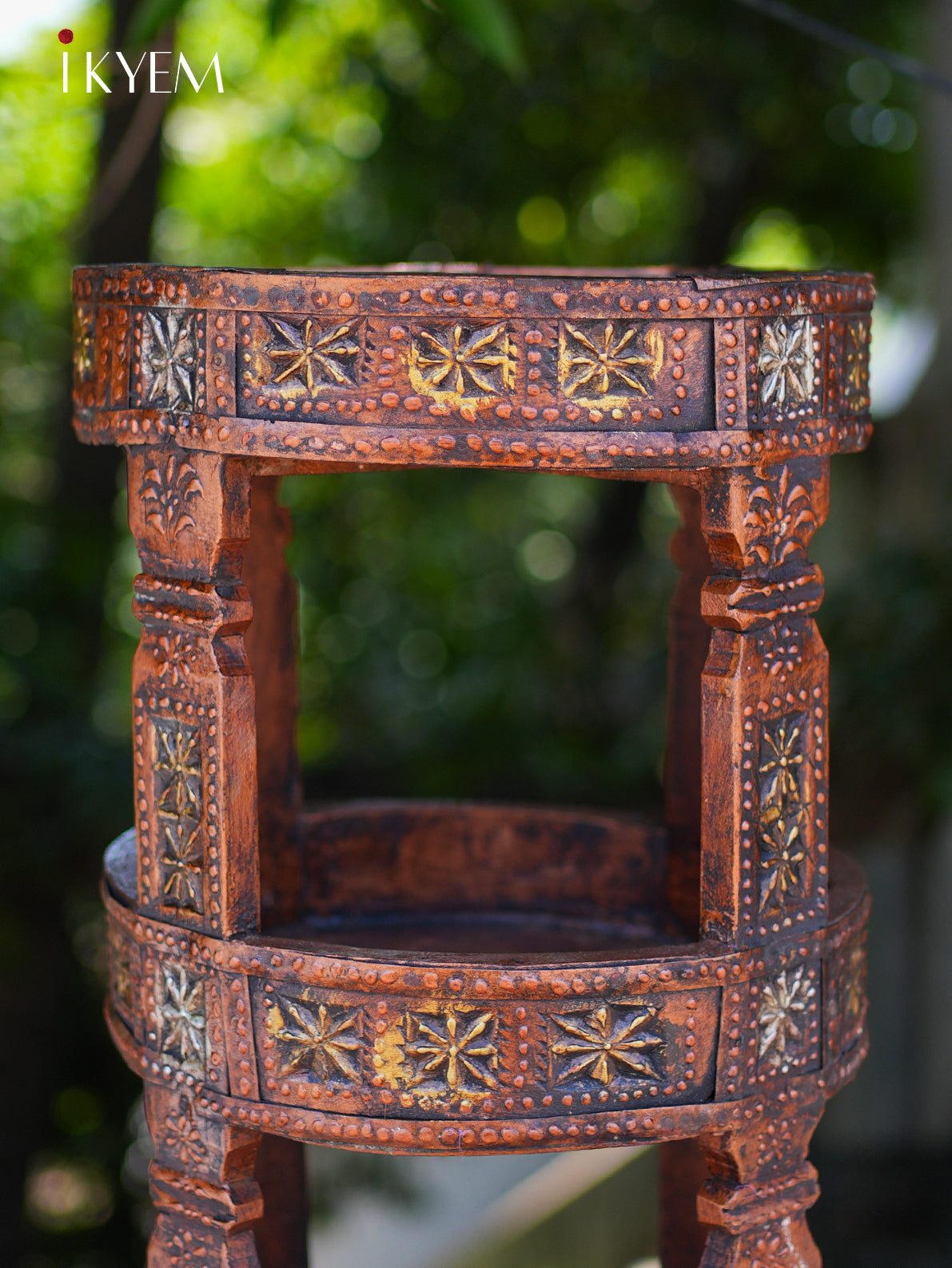 Three Part Wood Corner Round Table