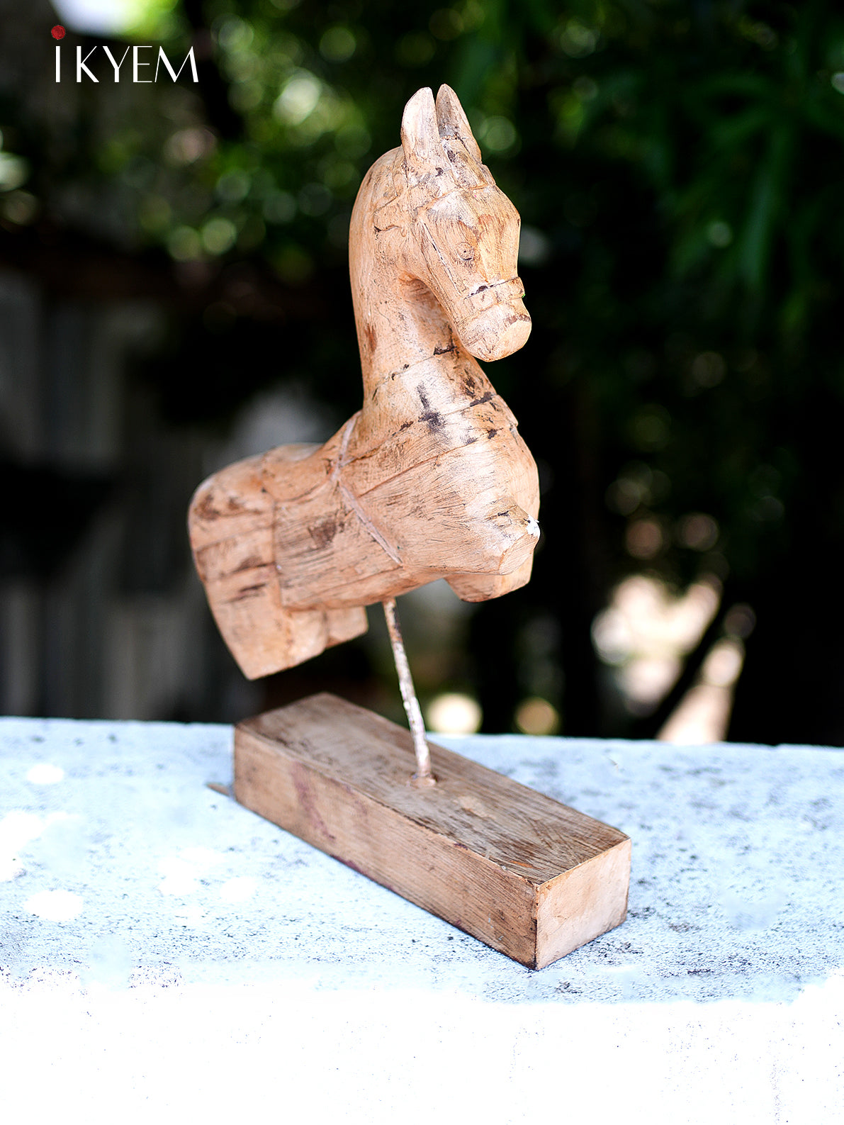 Wooden Horse Stand (Sandal)