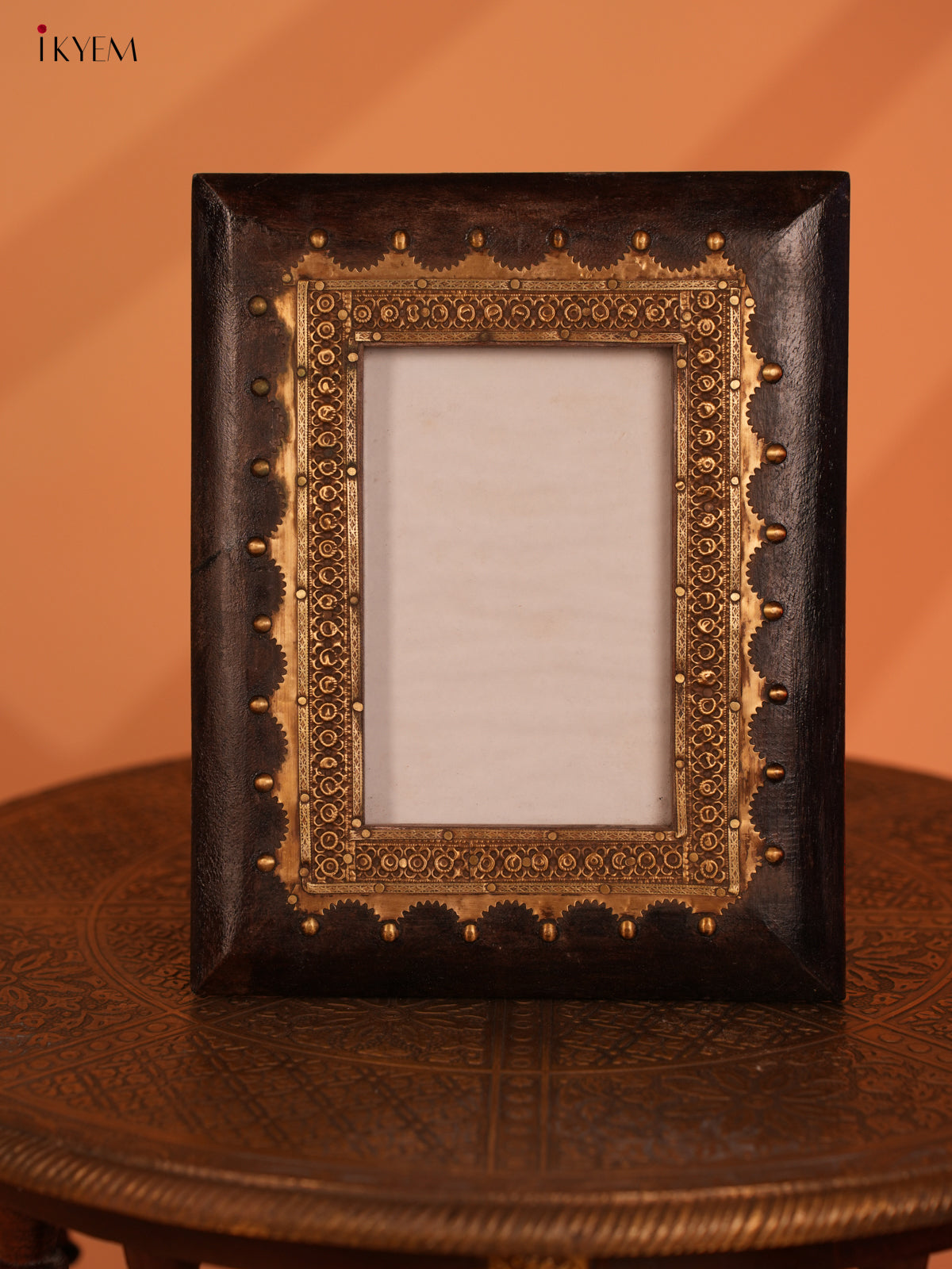 Wooden Brass Fittings Photo Frame- 4IJ30017