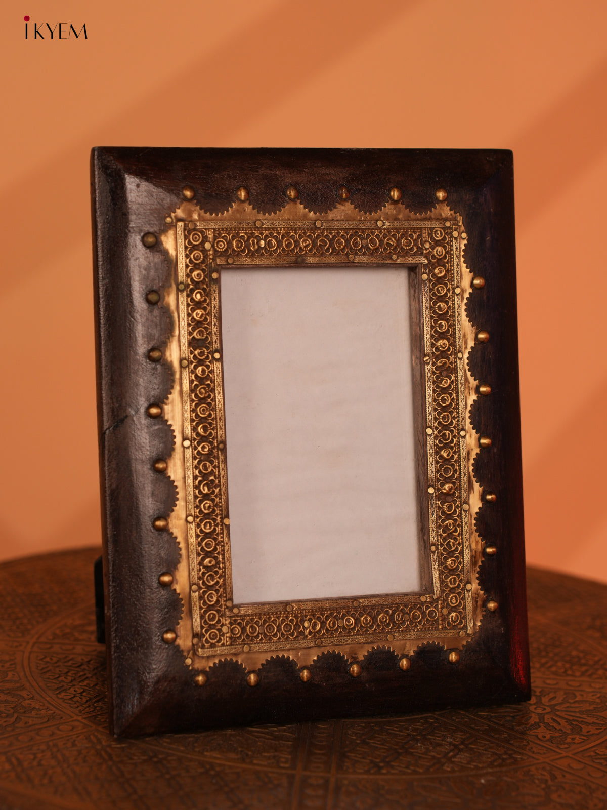 Wooden Brass Fittings Photo Frame- 4IJ30017