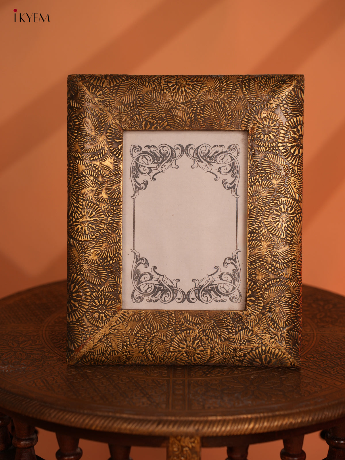 Wooden Brass Fittings Photo Frame- 4IJ30020