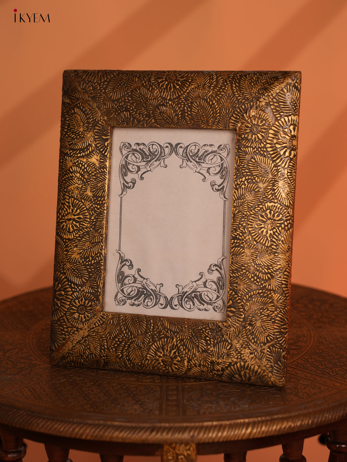 Wooden Brass Fittings Photo Frame- 4IJ30020