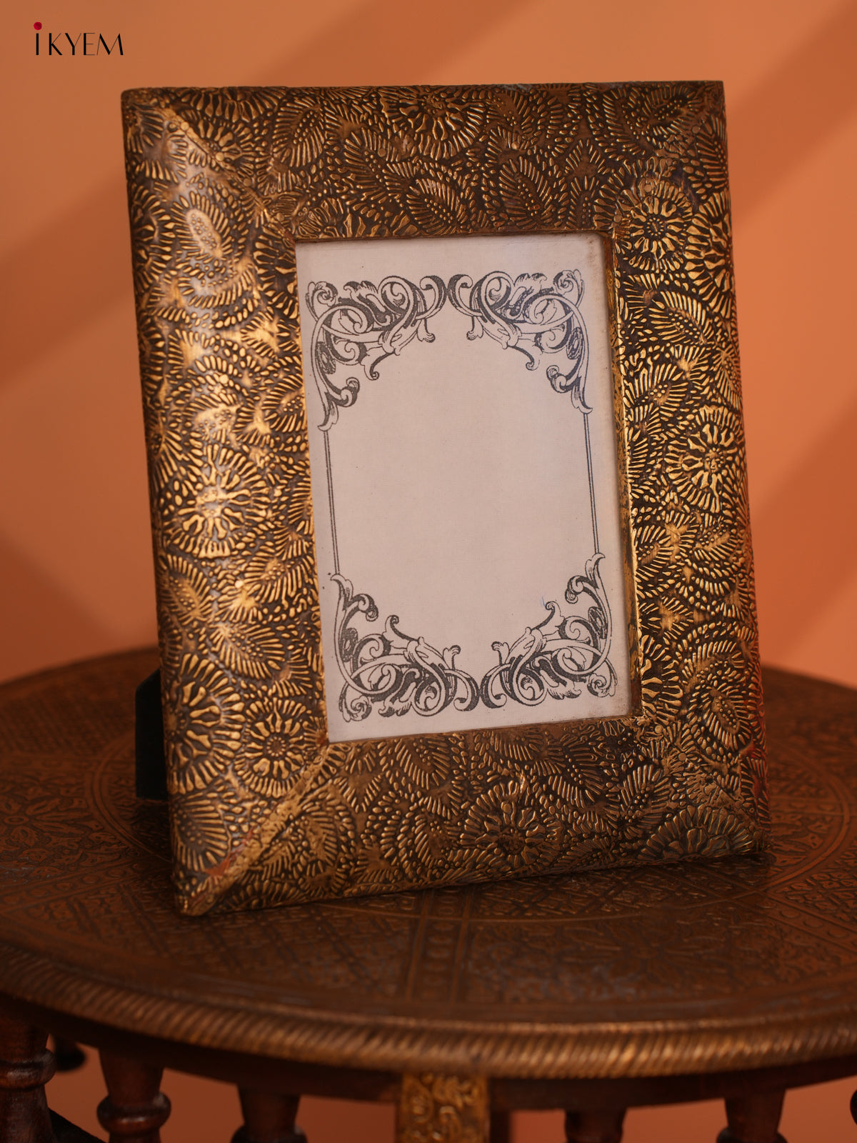 Wooden Brass Fittings Photo Frame- 4IJ30020