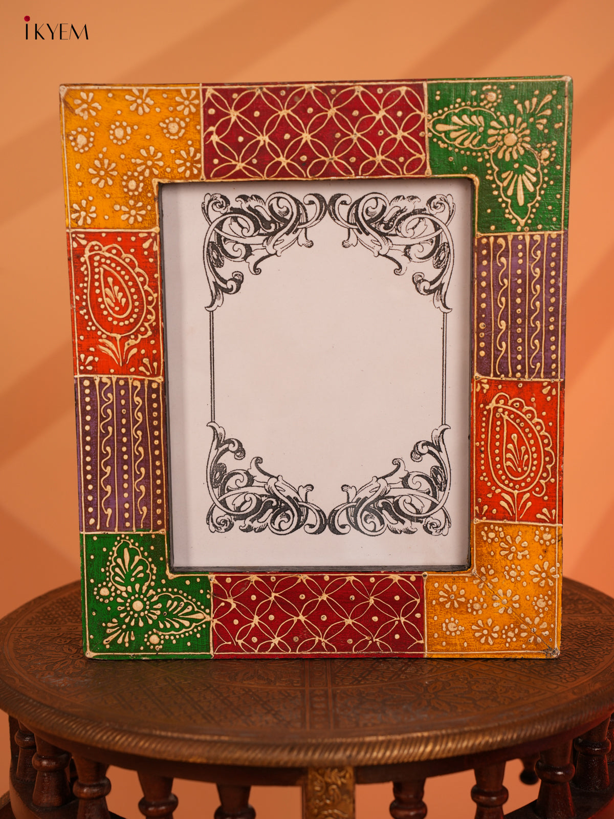 wooden hand painted photo frame - 4IJ30026