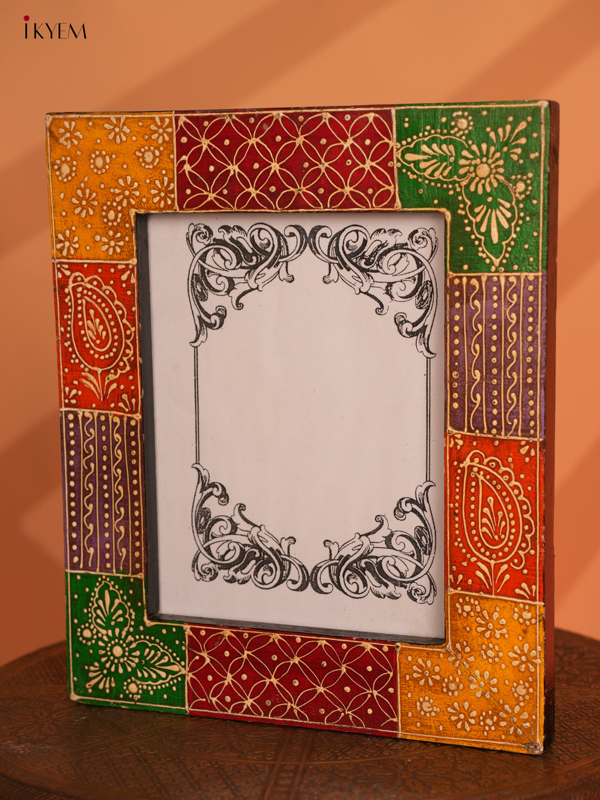 wooden hand painted photo frame - 4IJ30026