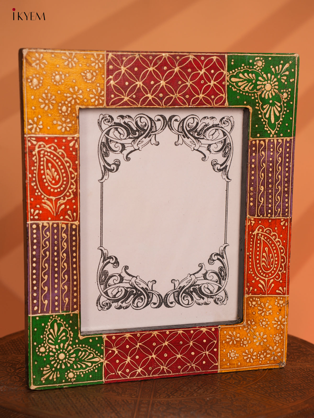 wooden hand painted photo frame - 4IJ30026