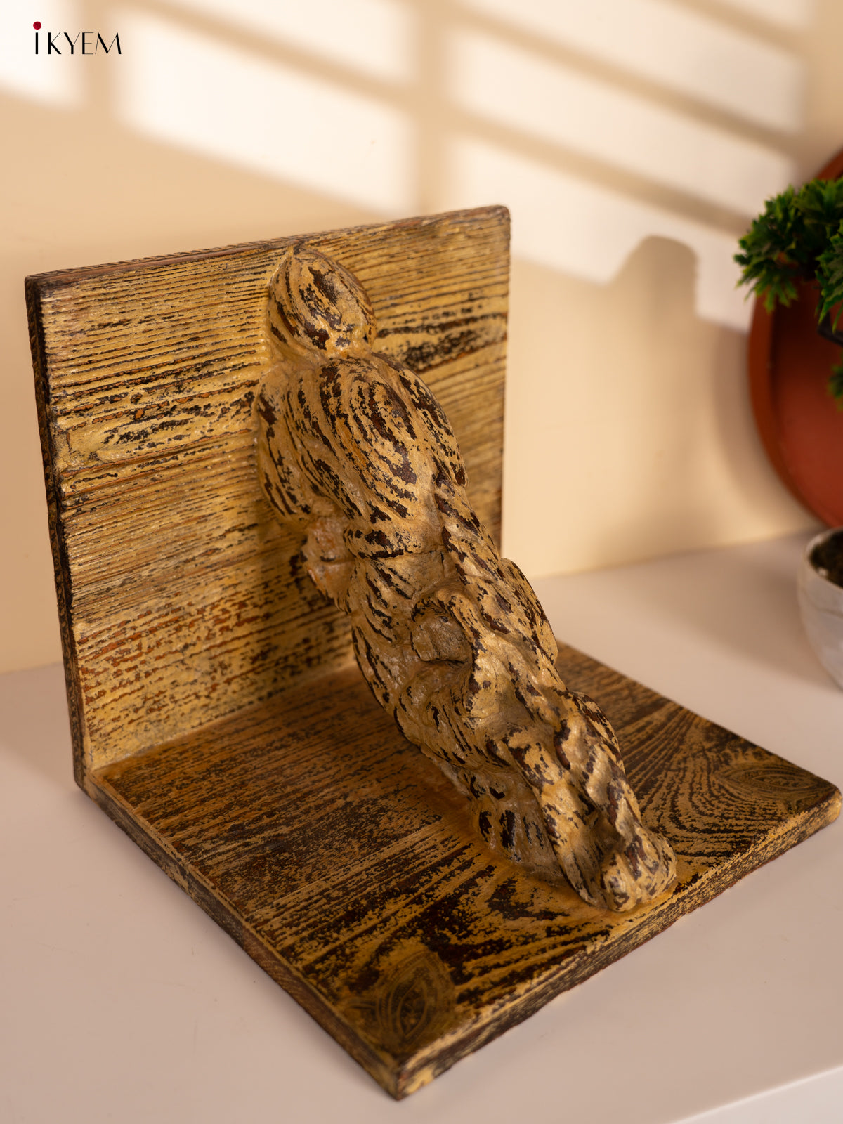 Wooden Hand Carved Wall Shelf - 4IJ30093