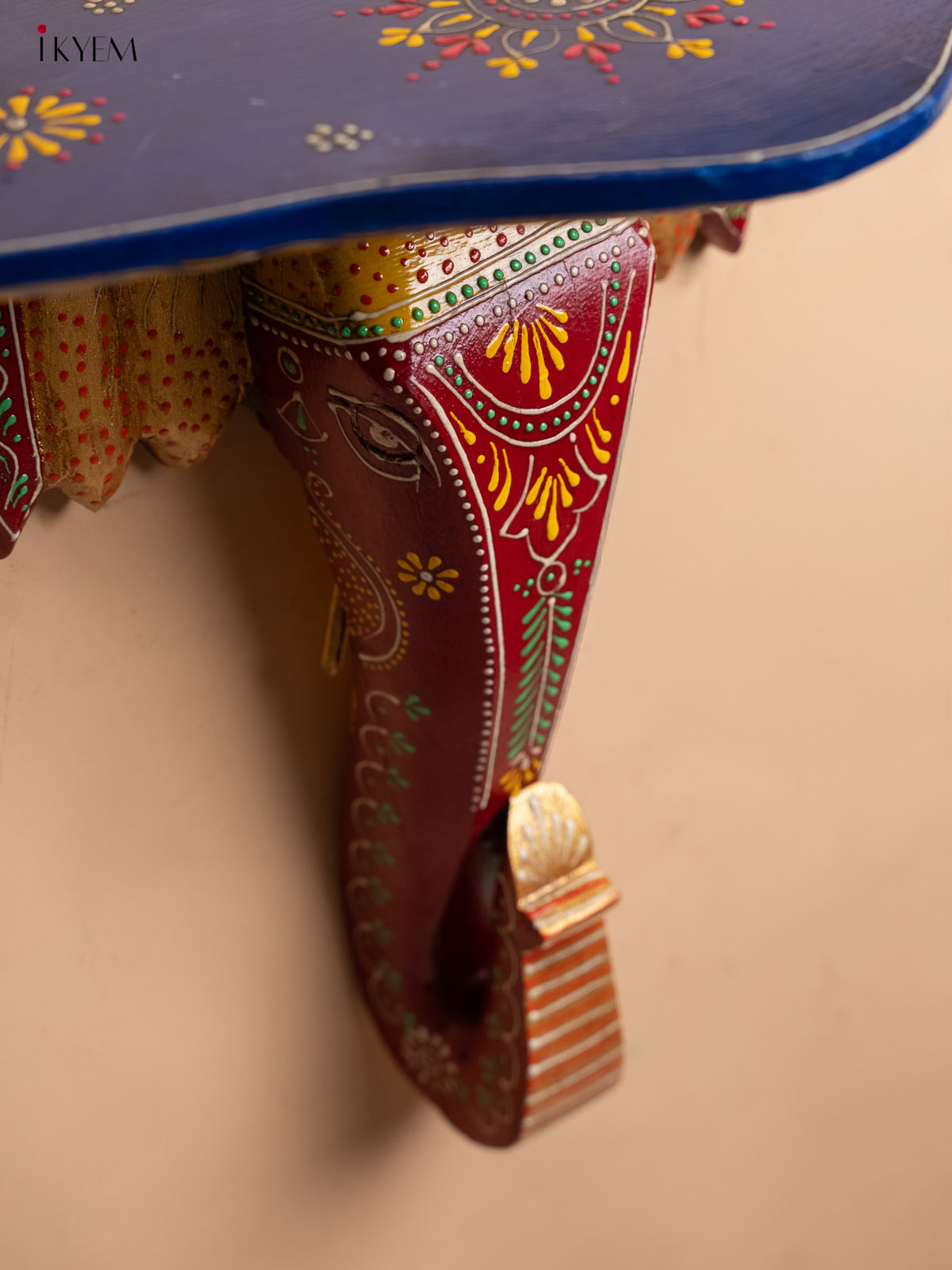 Hand painted Wooden Elephant face wall bracket/stand/shelf - 4JJ02027