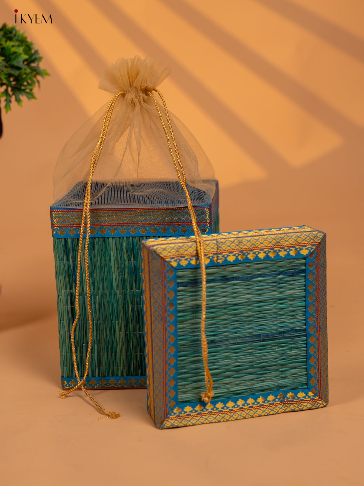 Korai Gift Box with Net Potli - KB11124