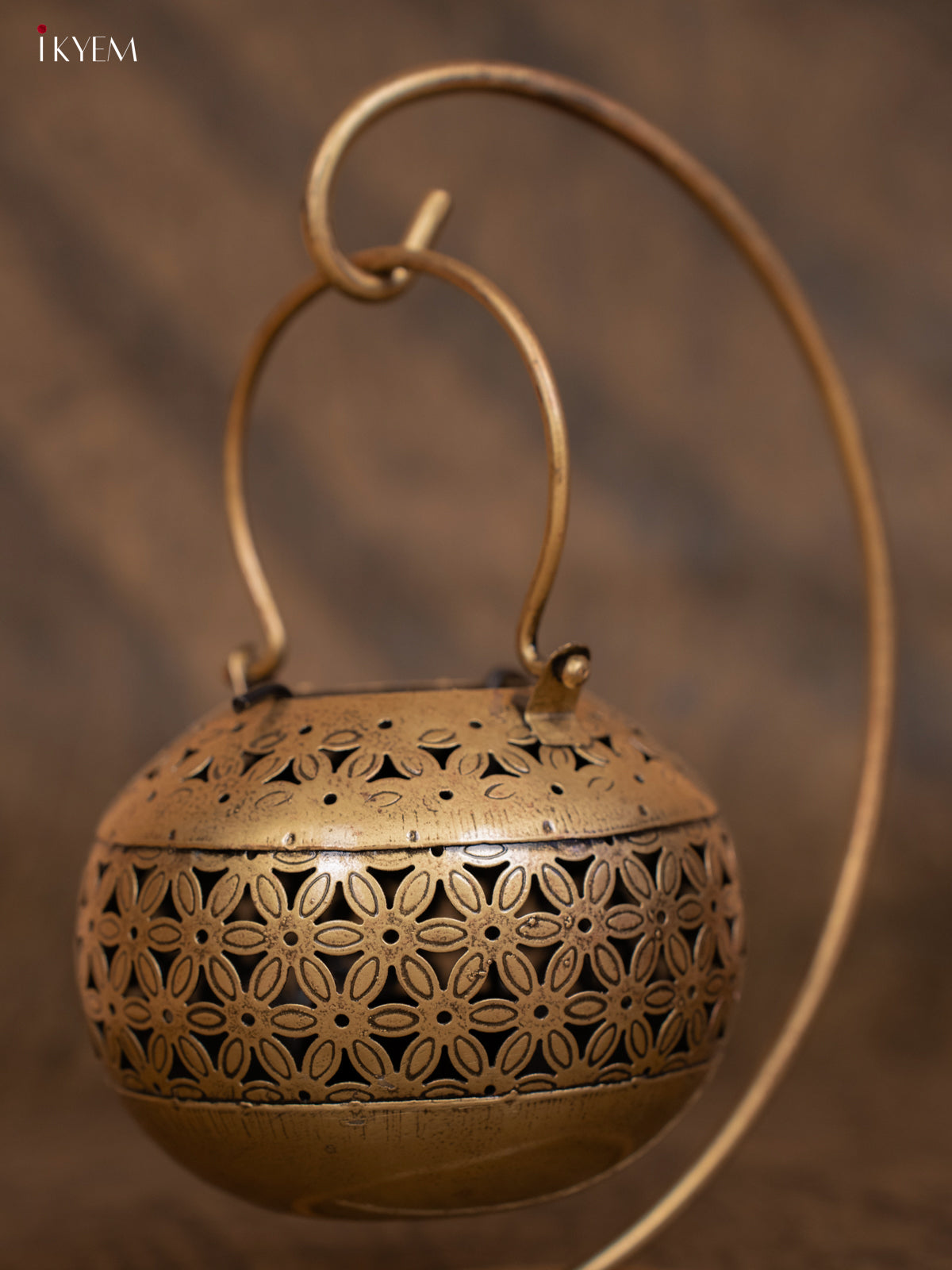 Iron T-light in Jhaali Pattern with Satand - Small - KB01112