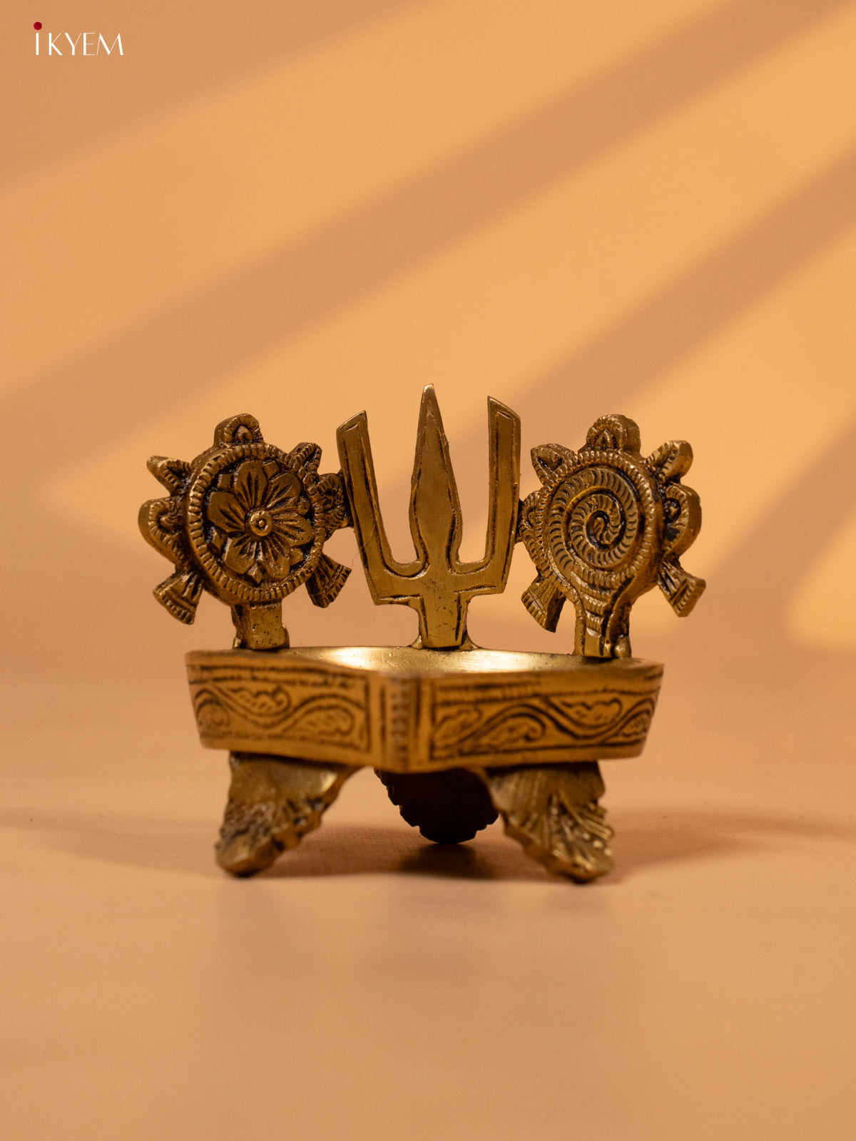 Brass Naam Shank Chakra Diya - KK26149