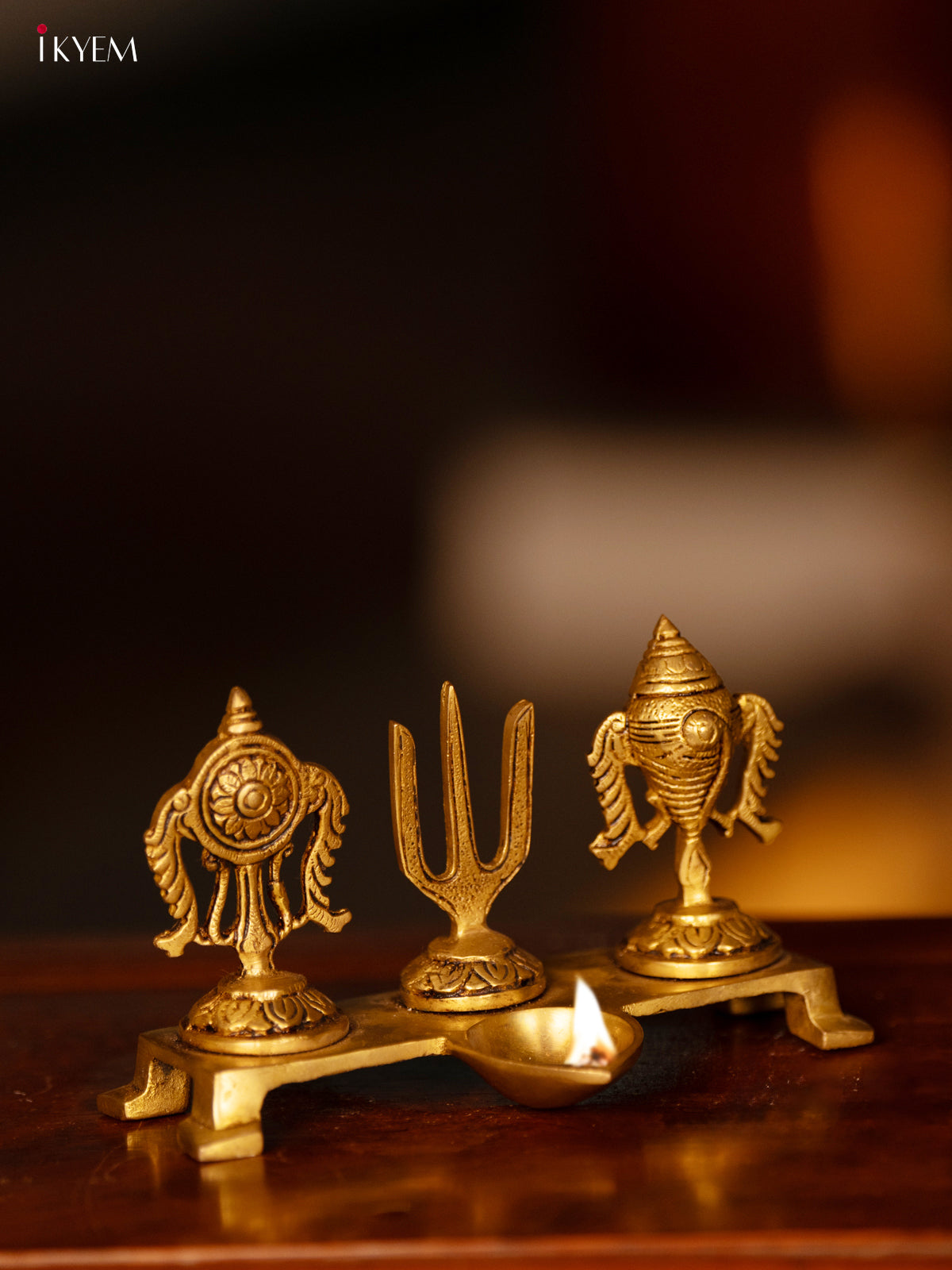 Brass Naam Shank Chakra Stand With Diya - KK26175