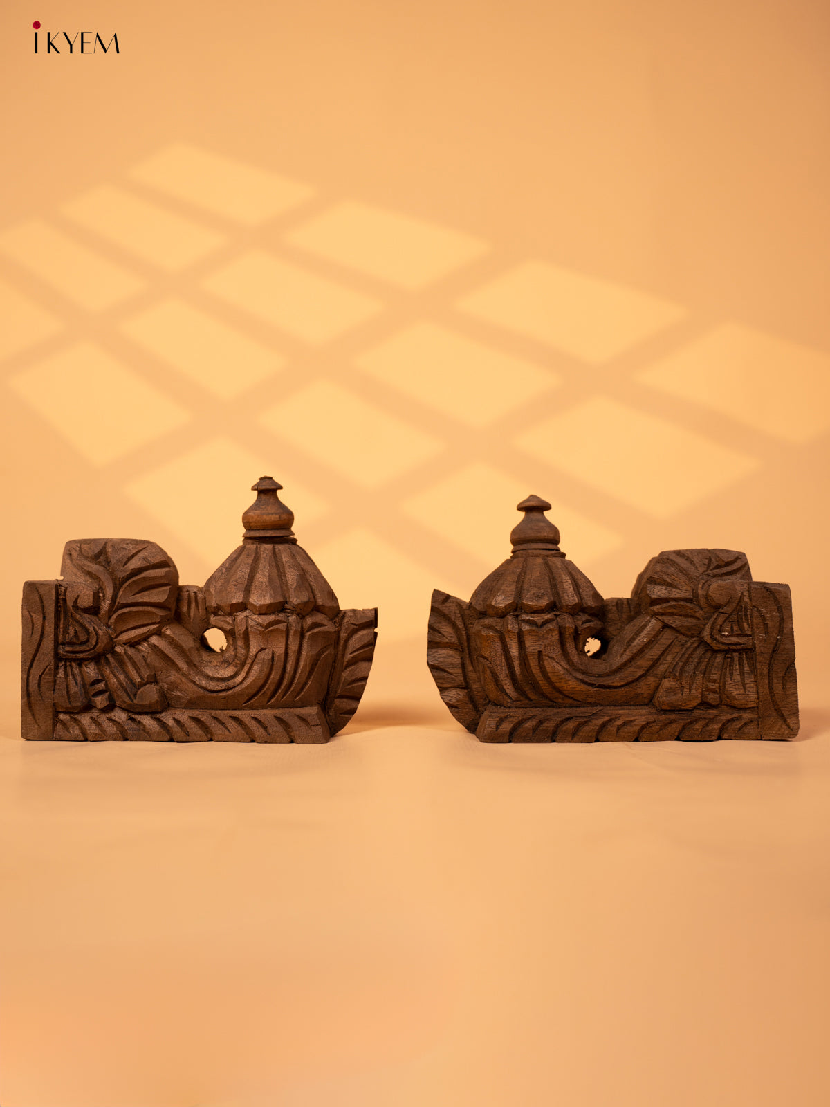 Hand Carved Wooden Yazhi Bracket (5x2.5x7) - KL10117